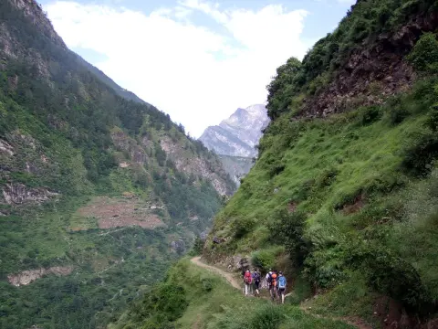 Manaslu Circuit Trek Guide