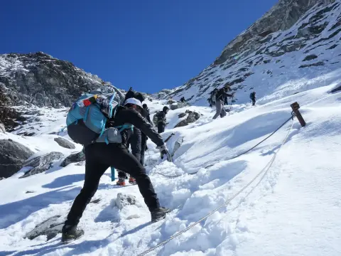 Cho La Pass