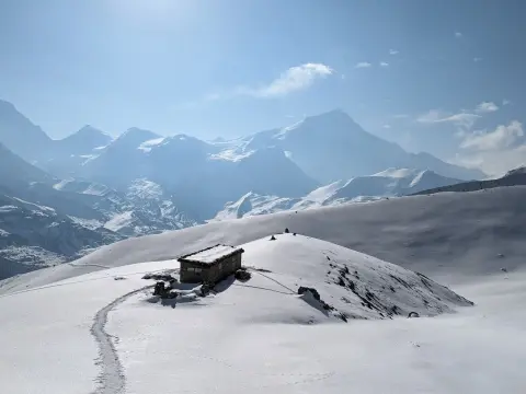 Annapurna Circuit Trek in Winter