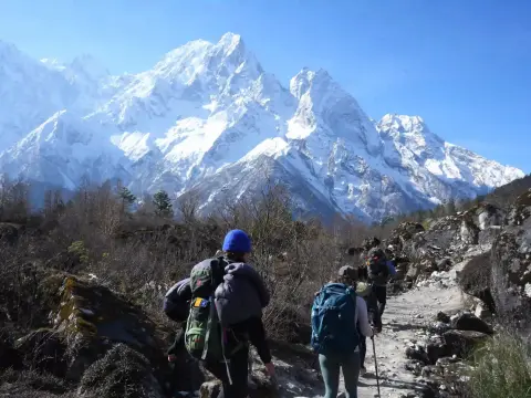 Manaslu Circuit vs Manaslu with Tsum Valley