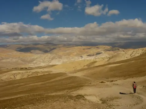 Manaslu Circuit vs Upper Mustang